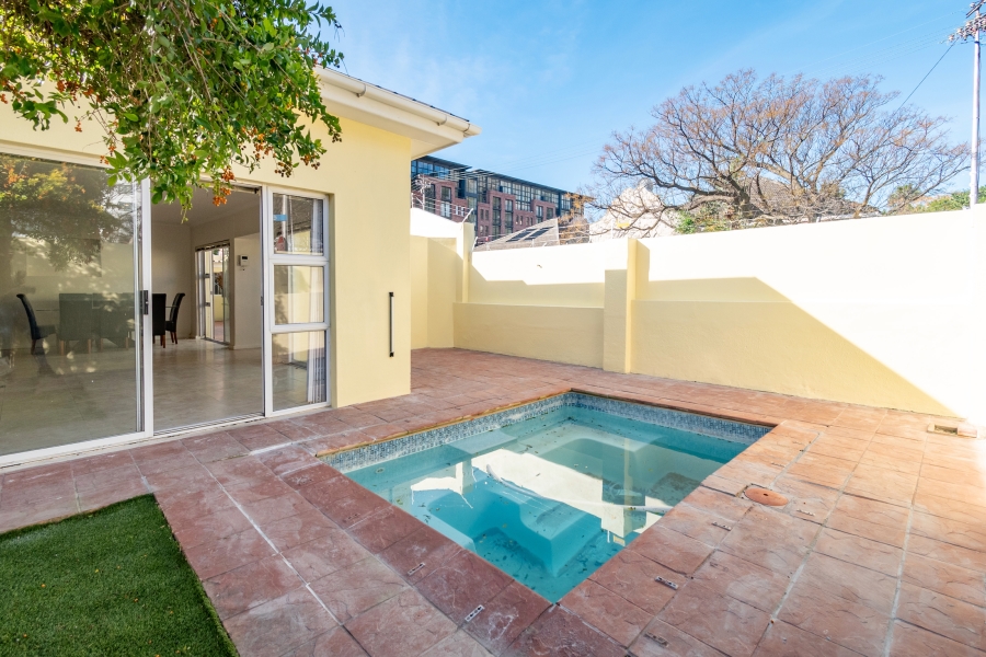 5 Bedroom Property for Sale in Gardens Western Cape